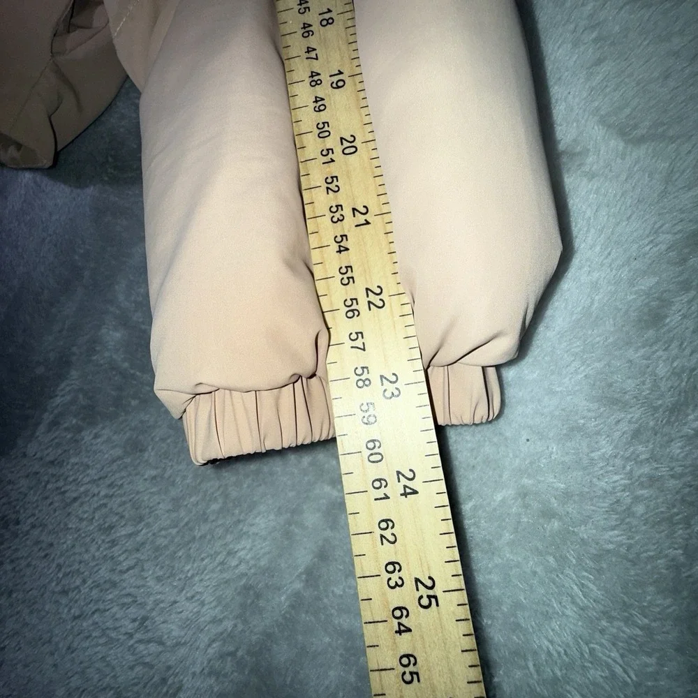 FABLETICS Wander Cropped Puffer‎ Women's Size MED Peachy Pink